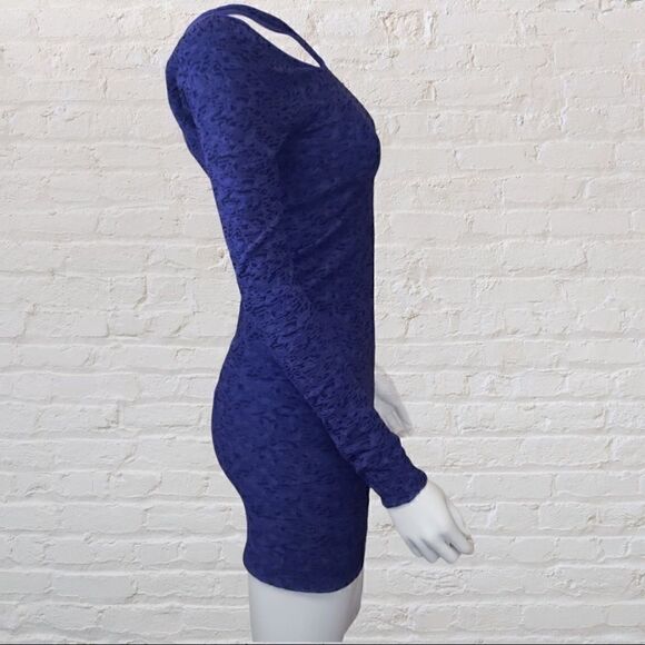 BCBGeneration Key Hole Cold Shoulder Bodycon Dress - Picture 2 of 6